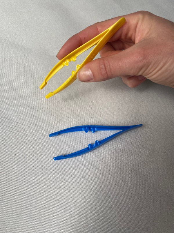 Plastic Forceps (Pack of 12)