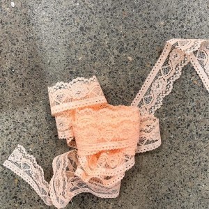 Vintage lace (5 metres)
