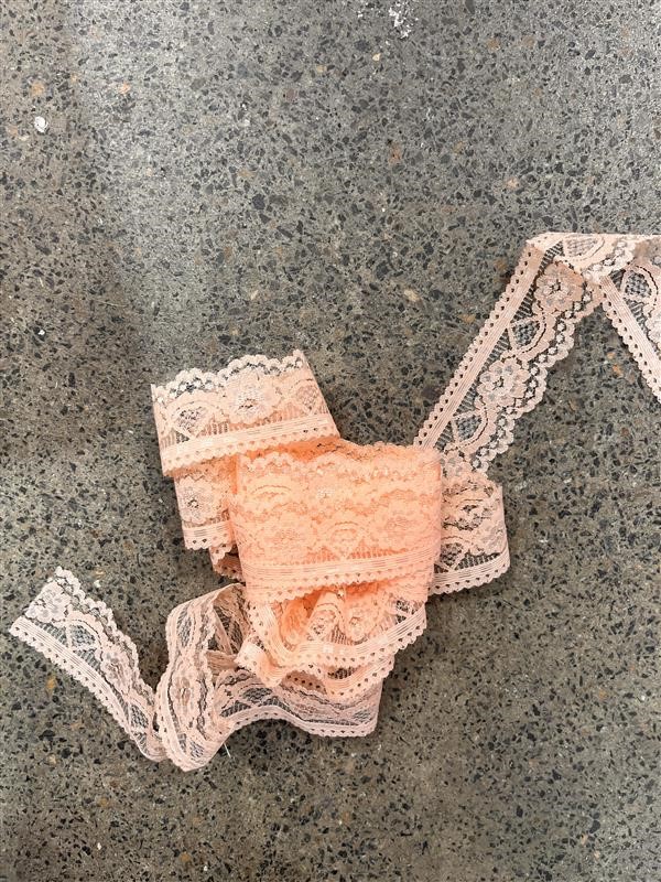 Vintage lace (5 metres)